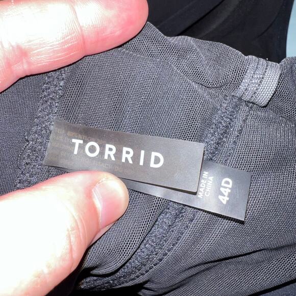 Torrid Womens Bikini Swimsuit Top Strappy Black Underwire Pushup Side Boning 44D - Picture 6 of 7